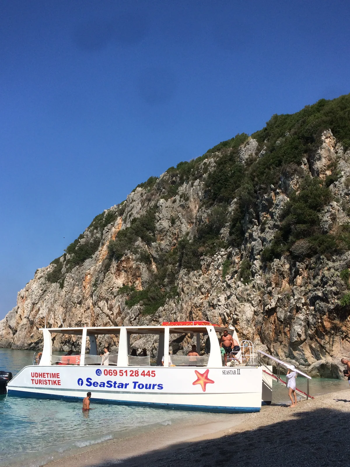Guests exploring Vlora & Karaburun, Riviera Boats AL