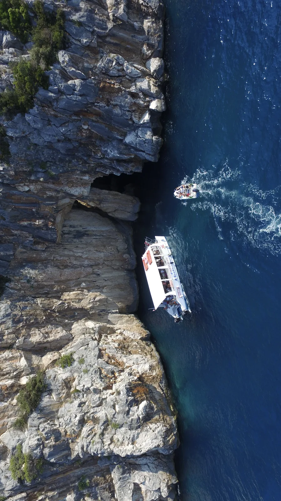 Guests exploring Vlora & Karaburun, Riviera Boats AL